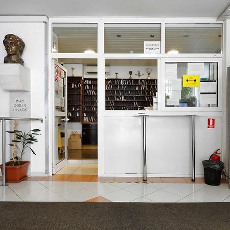 Rooms Studentsko Naselje Ivan Goran Kovacic Rijeka Exterior foto