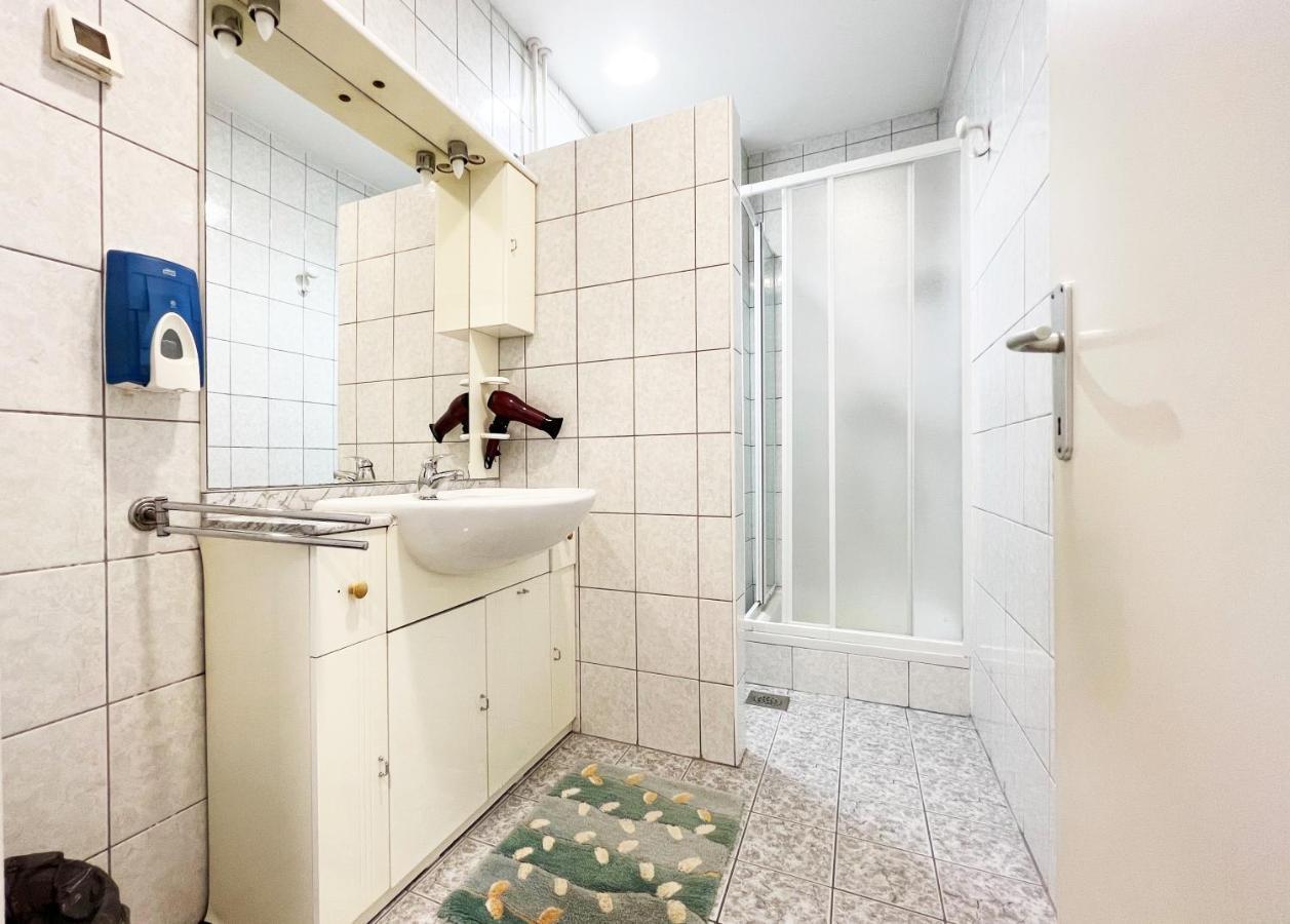 Rooms Studentsko Naselje Ivan Goran Kovacic Rijeka Zimmer foto
