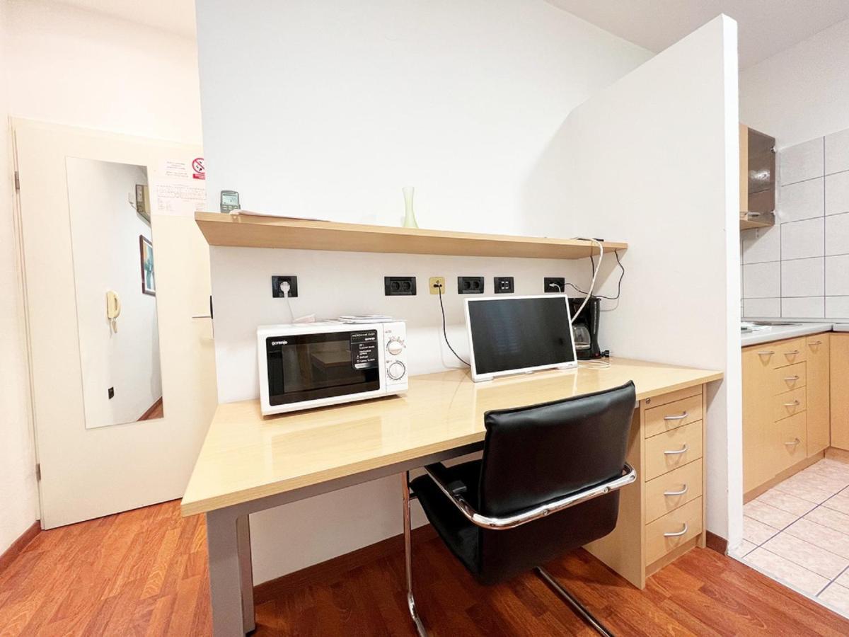 Rooms Studentsko Naselje Ivan Goran Kovacic Rijeka Zimmer foto